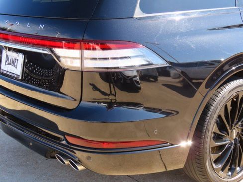 Certified 2023 Lincoln Aviator Reserve w/ Equipment Group 201A image 10