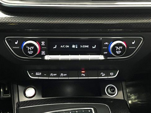 Used 2018 Audi SQ5 Premium Plus AWD/4WD image 21