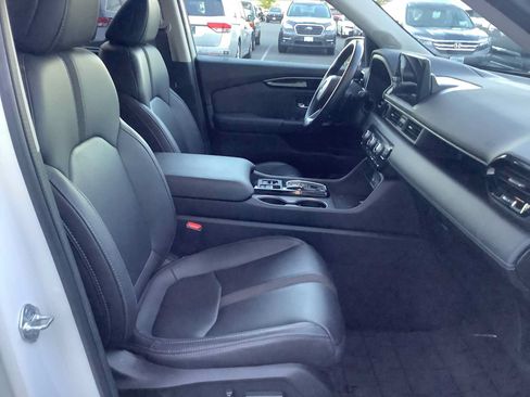 Used 2025 Honda Pilot Touring image 15