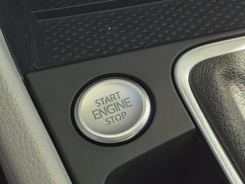 New 2025 Volkswagen Jetta SE image 16