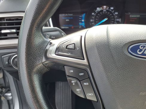 Used 2020 Ford Fusion SE FWD image 17