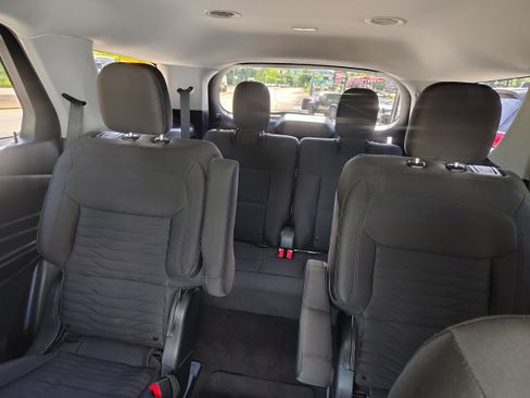 Used 2021 Ford Explorer XLT AWD/4WD image 23