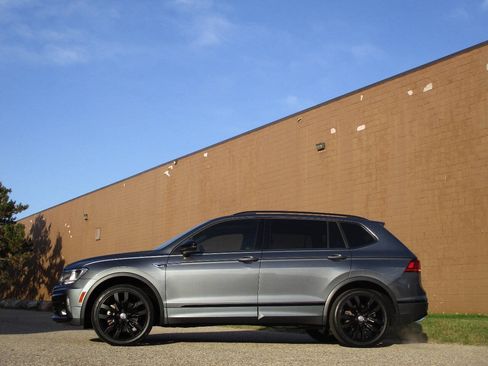 Used 2021 Volkswagen Tiguan SE R-Line FWD image 4