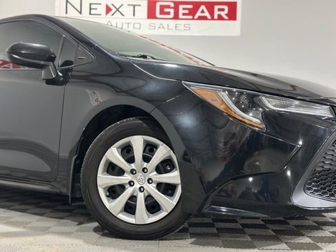 Used 2021 Toyota Corolla LE w/ Carpet Mat Package (TMS) image 32