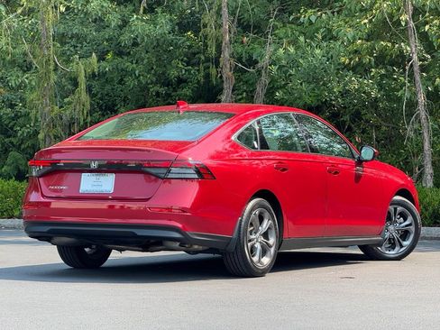 Certified 2023 Honda Accord EX image 33