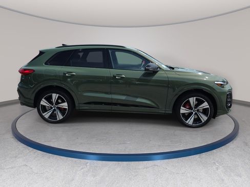 New 2026 Audi SQ5 Prestige AWD/4WD image 4