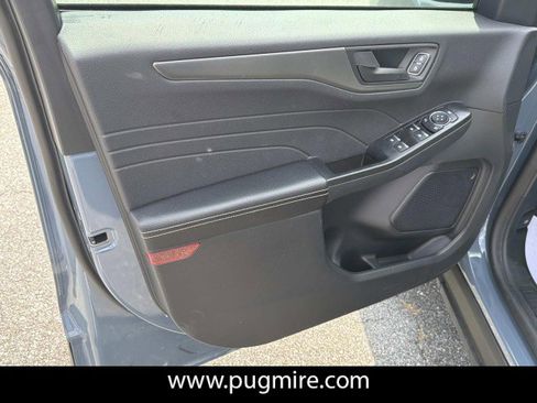 Used 2025 Ford Escape Active w/ Cold Weather Package FWD image 10