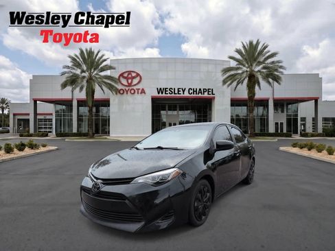 Used 2018 Toyota Corolla LE FWD image 1