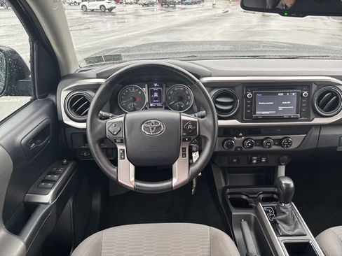 Used 2018 Toyota Tacoma SR5 image 21