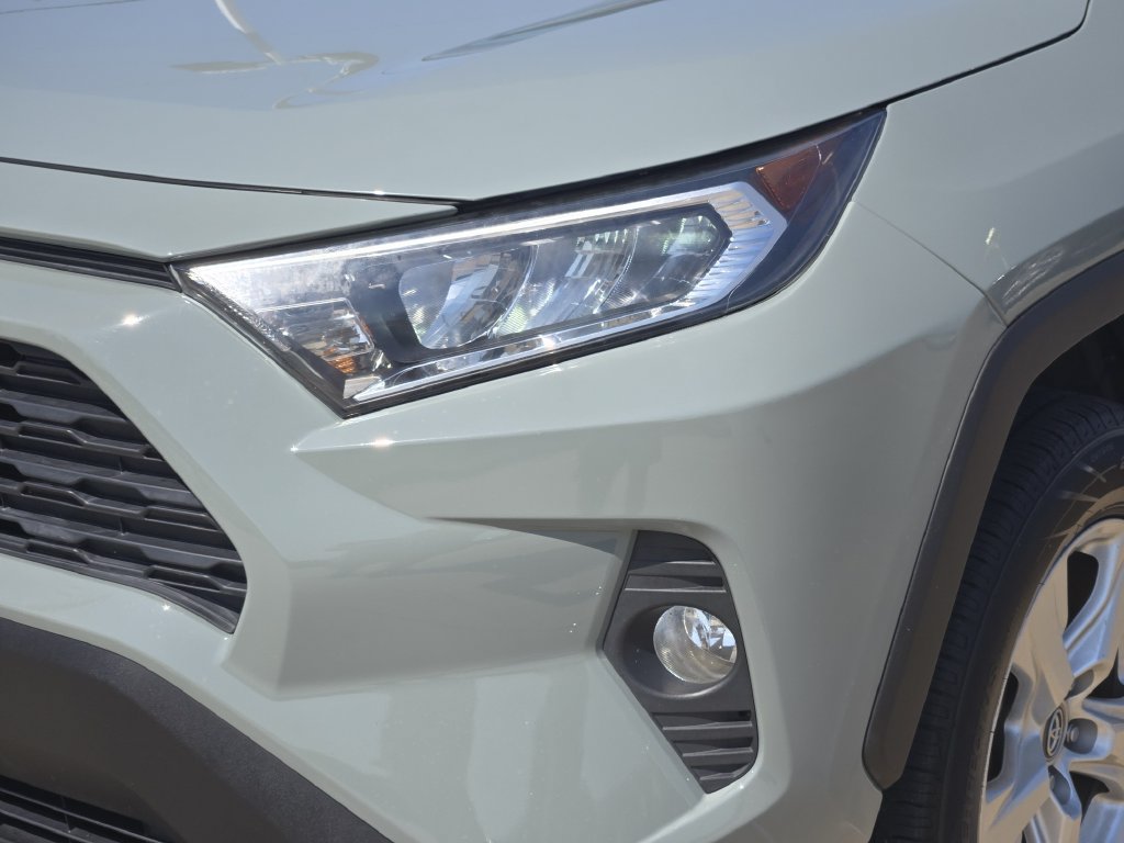 Used 2020 Toyota RAV4 XLE FWD image 10