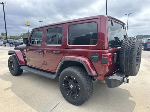 Used 2022 Jeep Wrangler Unlimited Sahara w/ LED Lighting Group AWD/4WD image 5