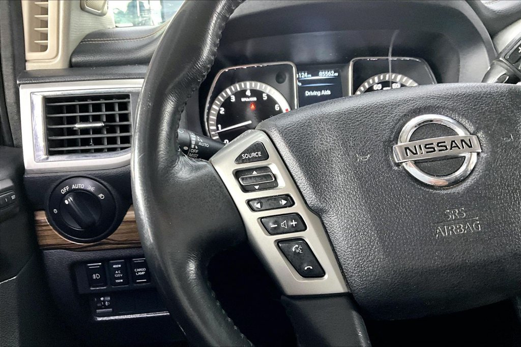Used 2017 Nissan Titan SL AWD/4WD image 11