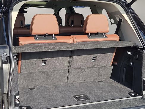 Used 2026 BMW X7 xDrive40i w/ Premium Package image 8