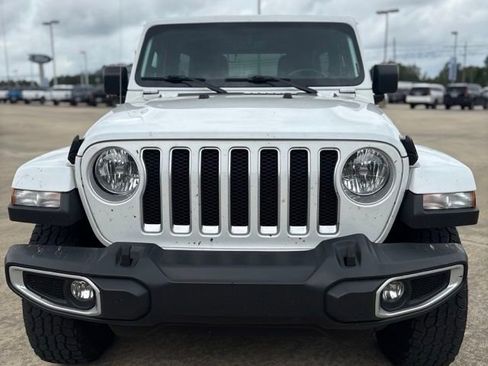 Used 2022 Jeep Wrangler Unlimited Sahara w/ Cold Weather Group AWD/4WD image 11