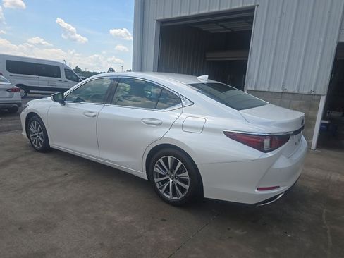 Used 2020 Lexus ES 350 w/ Premium Package FWD image 4