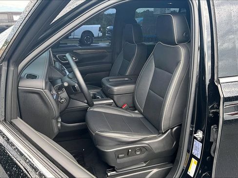 Used 2023 Chevrolet Tahoe Premier w/ Premium Package RWD image 23