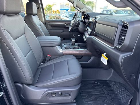Used 2026 GMC Sierra 1500 SLT w/ SLT Premium Plus Package AWD/4WD image 16