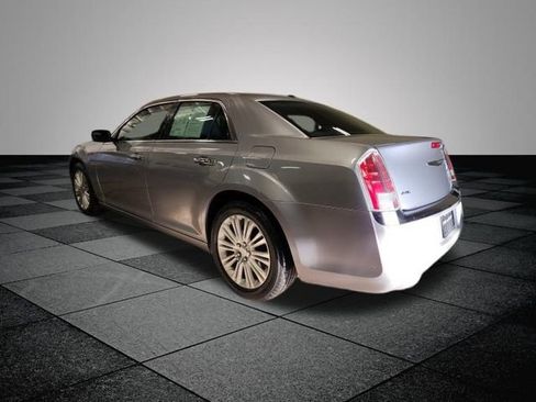 Used 2014 Chrysler 300 C image 6