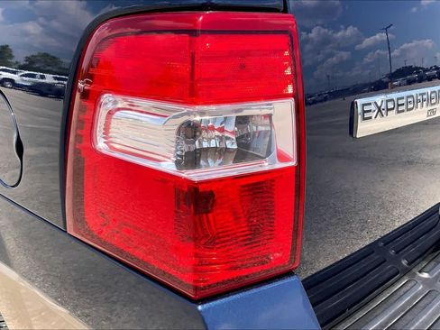 Used 2013 Ford Expedition XLT RWD image 28