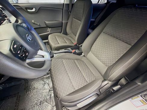 Used 2018 Kia Rio LX image 10