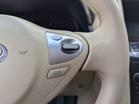 Used 2010 INFINITI FX35 AWD w/ Navigation Pkg image 18