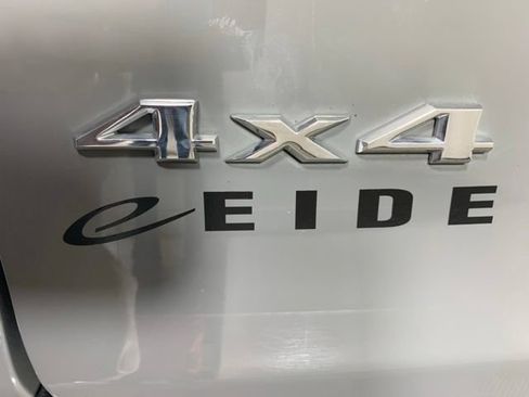 Used 2022 Jeep Cherokee Latitude Lux AWD/4WD image 35