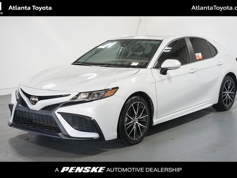 Certified 2023 Toyota Camry SE image 1