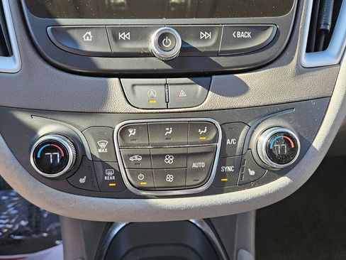 Used 2024 Chevrolet Malibu LT image 19