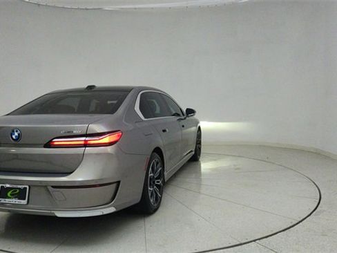 Used 2025 BMW i7 eDrive50 image 73