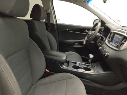Used 2019 Kia Sorento LX image 21