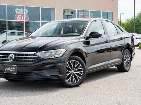 Used 2020 Volkswagen Jetta SE FWD image 2