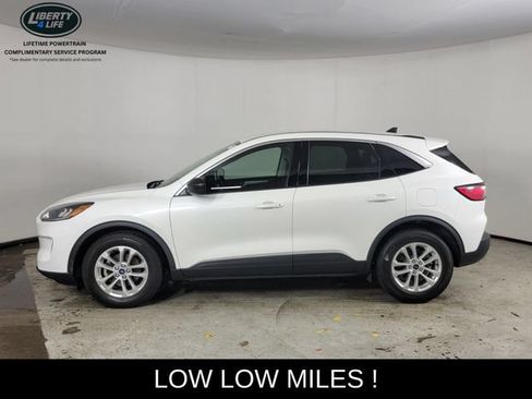 Used 2022 Ford Escape SE w/ Cold Weather Package FWD image 9