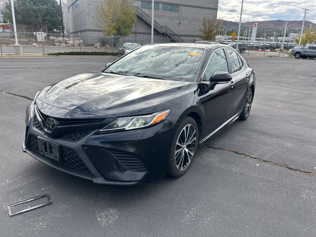 Used 2018 Toyota Camry SE w/ Convenience Package FWD image 13