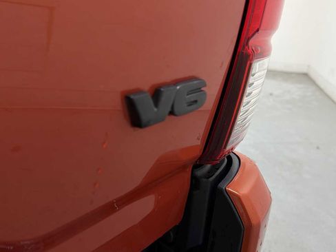 Used 2018 Toyota Tacoma TRD Sport image 27