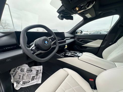 Certified 2025 BMW 530i image 11