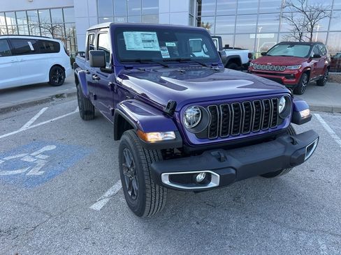 New 2026 Jeep Gladiator Sport image 7