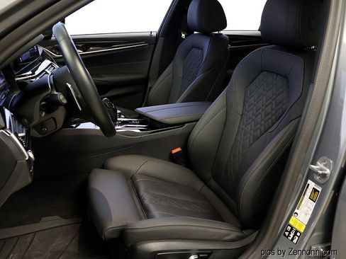 Certified 2023 BMW 540i xDrive w/ M Sport Package image 10