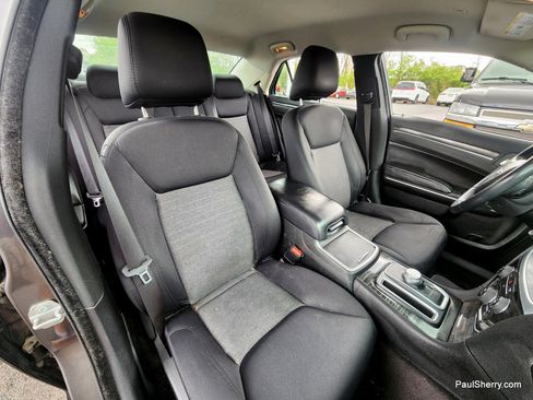 Used 2019 Chrysler 300 Touring w/ Sport Appearance Package image 11