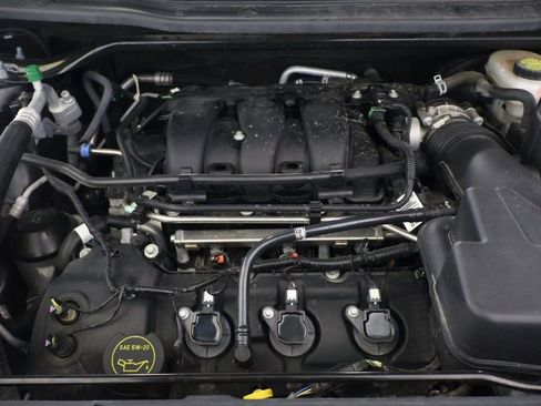 Used 2018 Ford Explorer XLT w/ Equipment Group 202A image 30