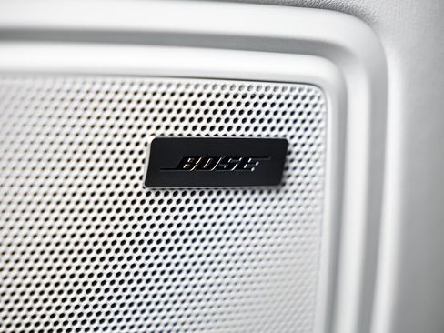 New 2026 Porsche Macan image 23