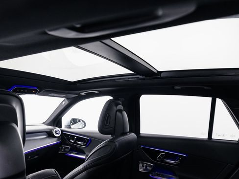 Certified 2025 Mercedes-Benz GLC 350e GLC 350e image 25