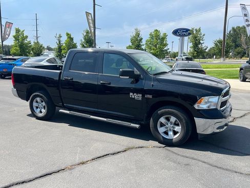 Used 2022 RAM 1500 Classic SLT w/ Electronics Convenience Group AWD/4WD image 6