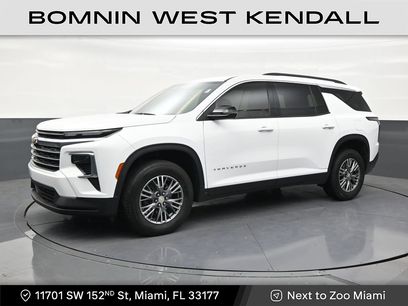 Used 2025 Chevrolet Traverse LT