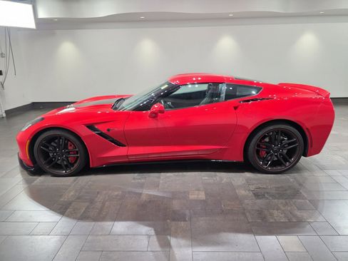 Used 2017 Chevrolet Corvette Stingray Coupe RWD image 3