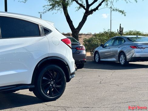 Used 2022 Honda HR-V Sport image 10