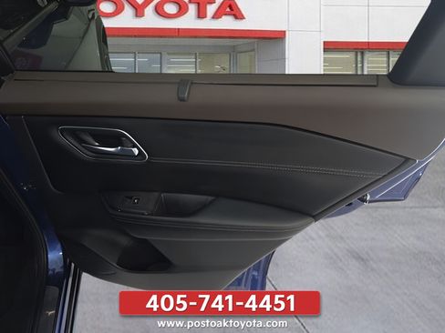 Used 2021 Nissan Rogue Platinum FWD image 23
