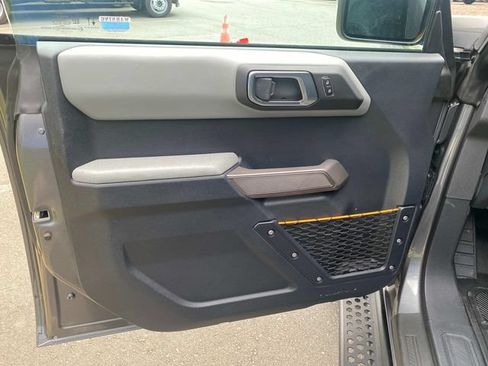 Used 2023 Ford Bronco Badlands w/ Sasquatch Package AWD/4WD image 12