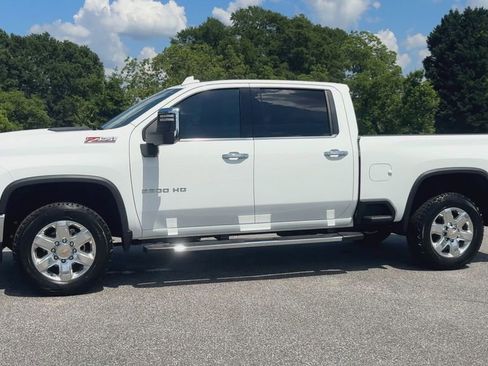 Certified 2021 Chevrolet Silverado 2500 LTZ w/ LTZ Premium Package AWD/4WD image 4