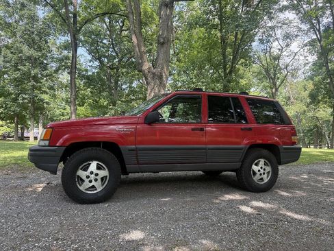 Used 1995 Jeep Grand Cherokee Laredo AWD/4WD image 2