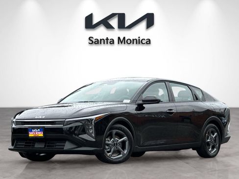 Certified 2025 Kia K4 FWD image 2